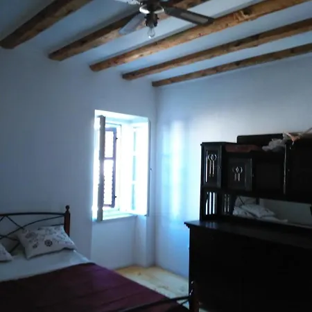 Rustic Centre Apartment *