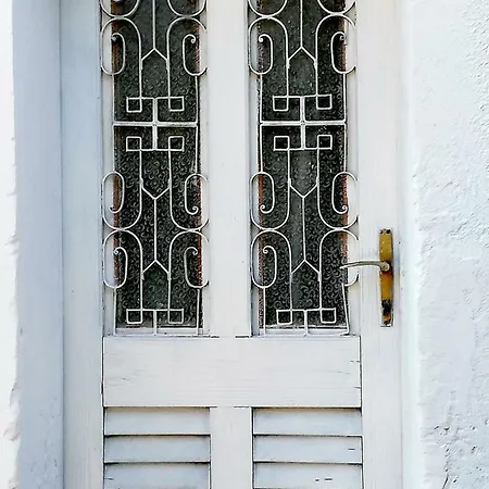 Rustic Centre *